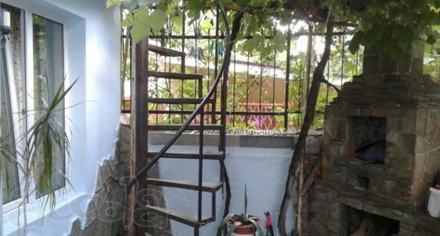 Продаю 2-к квартиру  56 кв. м  Ялта